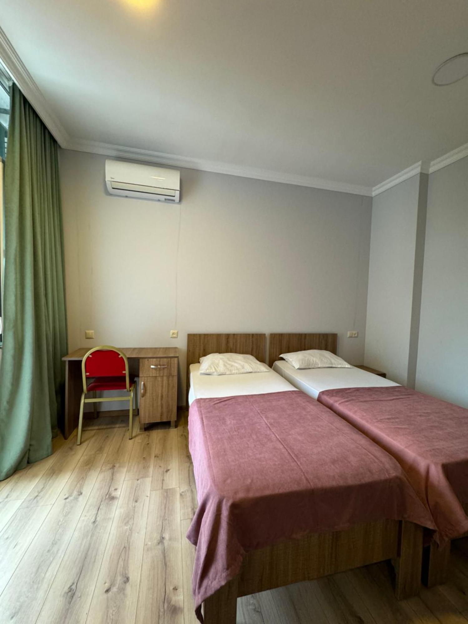 Colibri Apartment Batumi Ngoại thất bức ảnh