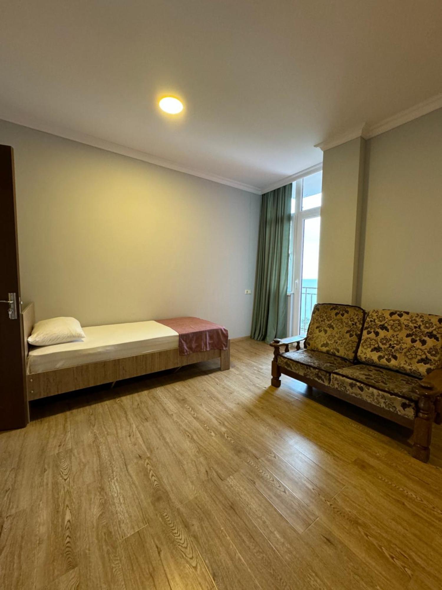 Colibri Apartment Batumi Ngoại thất bức ảnh