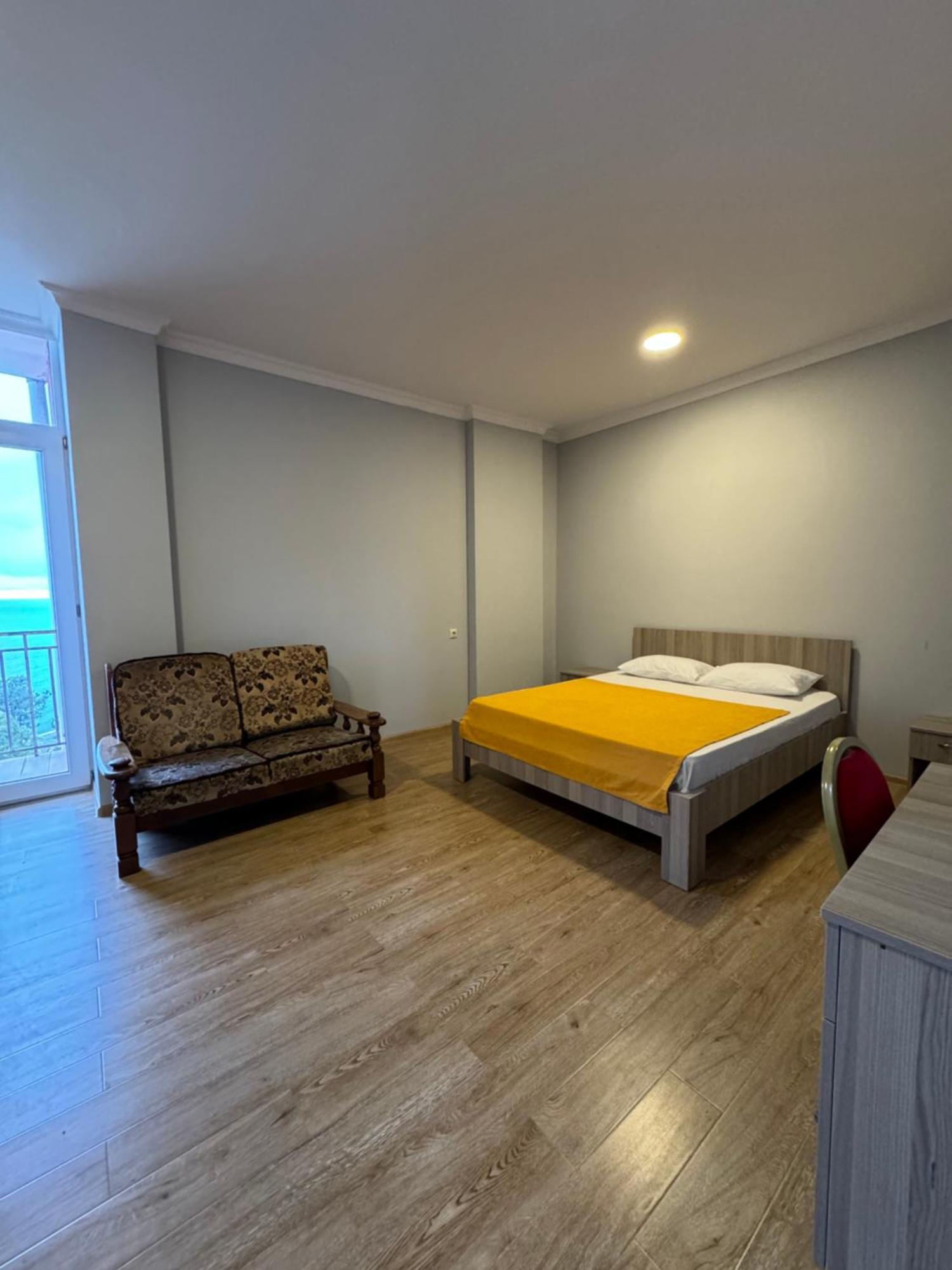 Colibri Apartment Batumi Ngoại thất bức ảnh