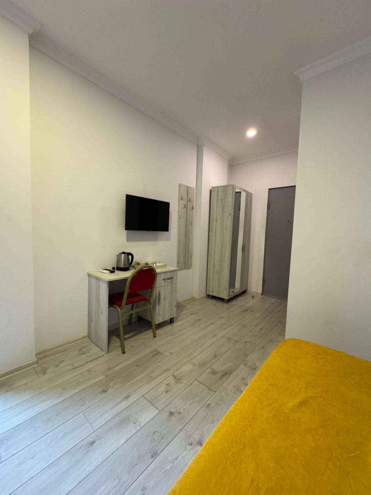 Colibri Apartment Batumi Ngoại thất bức ảnh