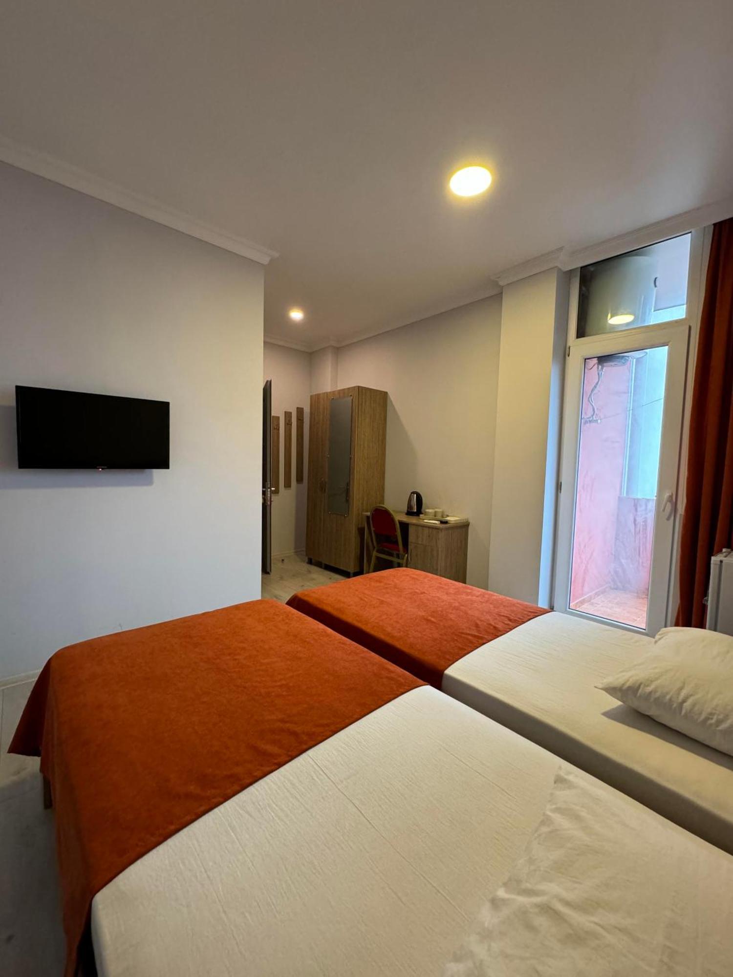 Colibri Apartment Batumi Ngoại thất bức ảnh