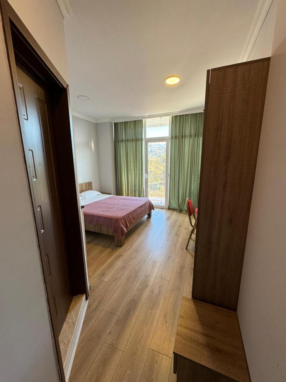Colibri Apartment Batumi Ngoại thất bức ảnh