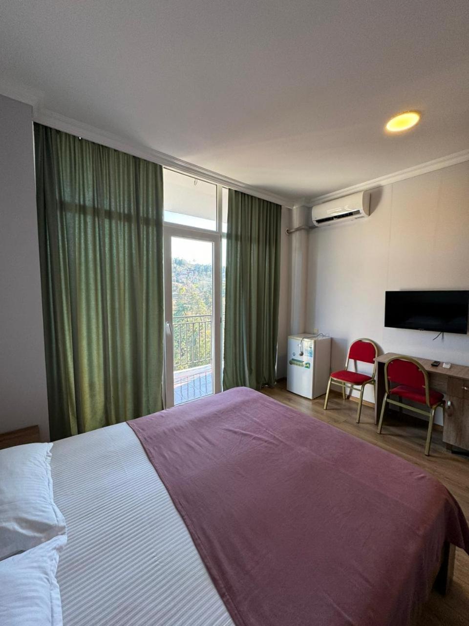 Colibri Apartment Batumi Ngoại thất bức ảnh
