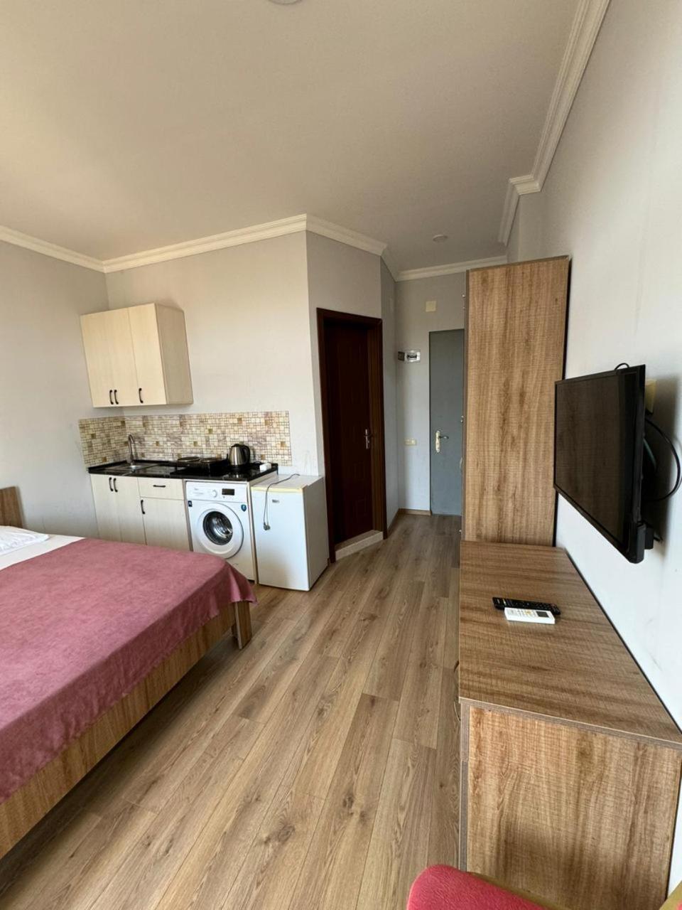 Colibri Apartment Batumi Ngoại thất bức ảnh