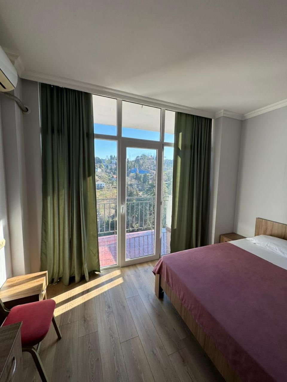 Colibri Apartment Batumi Ngoại thất bức ảnh